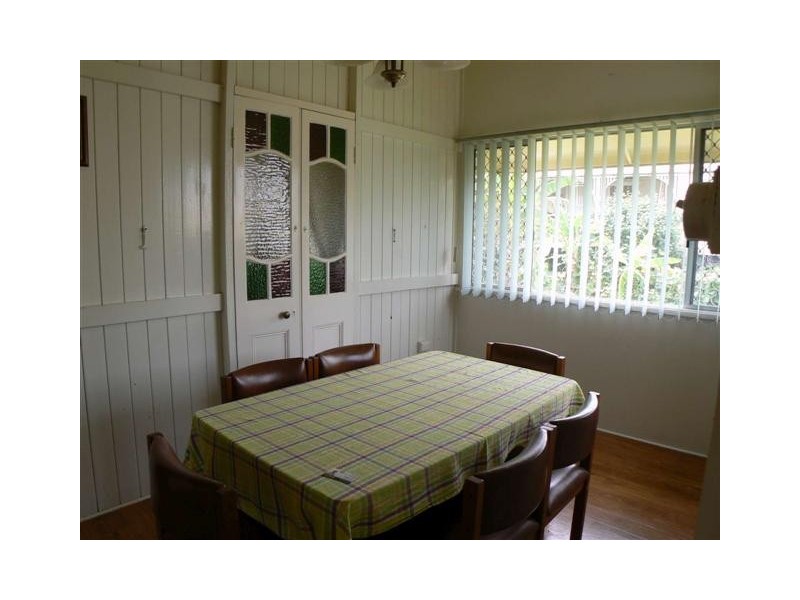 32 Robertson St, Torbanlea QLD 4662