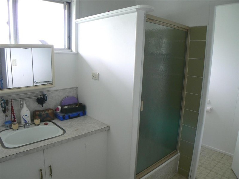 49  Helsham St, Point Vernon QLD 4655