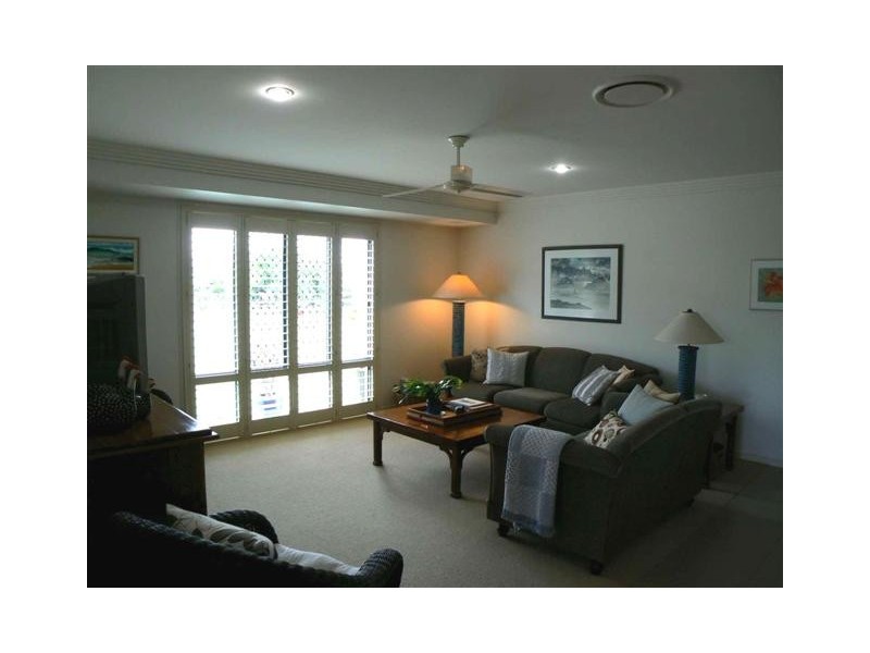 8 Pembridge Cct, Urraween QLD 4655