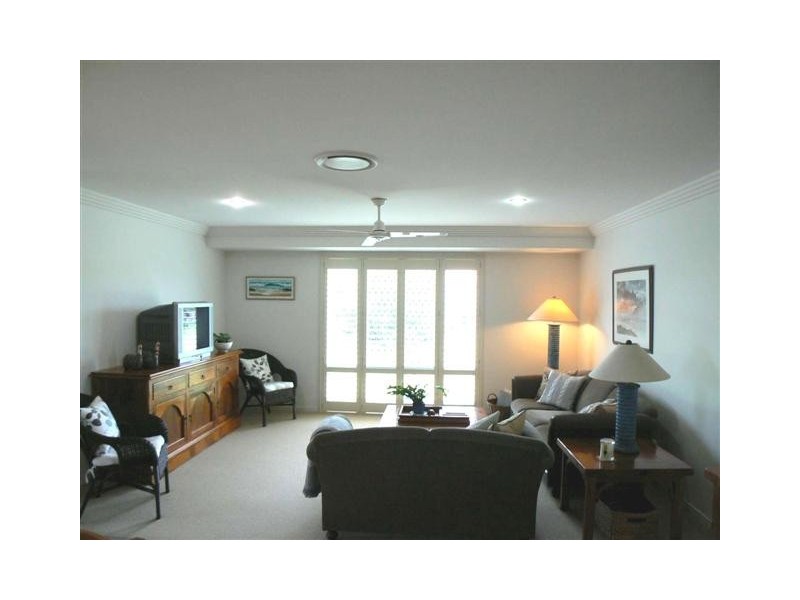 8 Pembridge Cct, Urraween QLD 4655