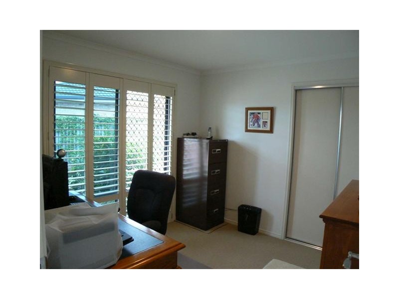 8 Pembridge Cct, Urraween QLD 4655