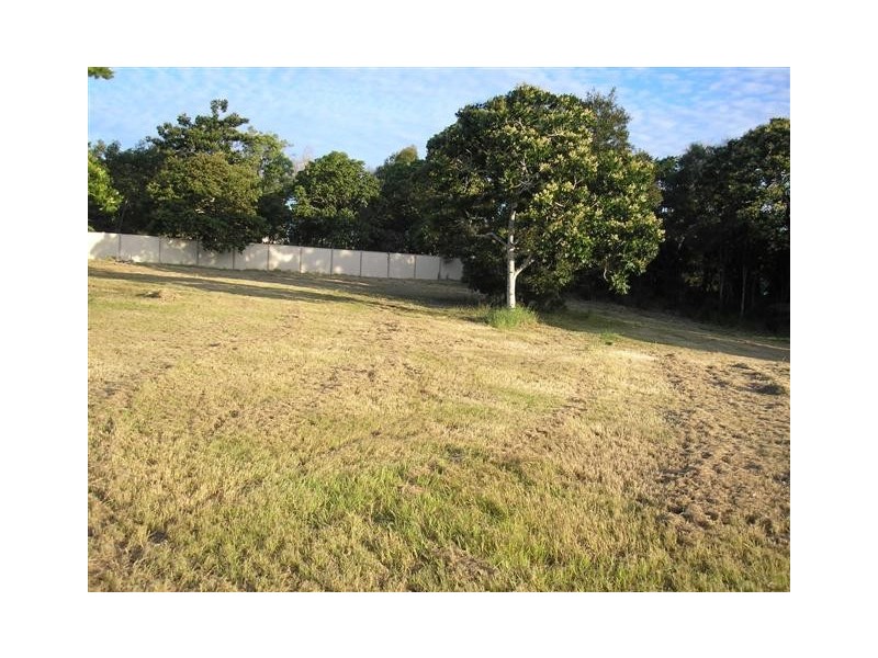4 Woodgate Ave, Craignish QLD 4655