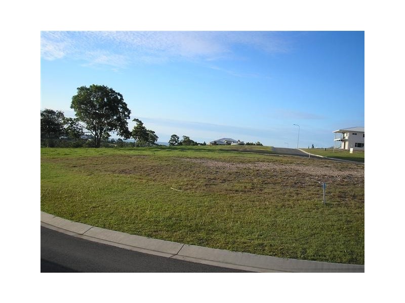 4 Woodgate Ave, Craignish QLD 4655