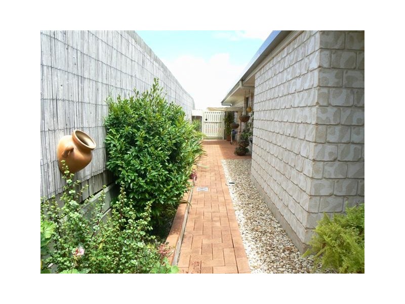 10 Picadilly Cct, Urraween QLD 4655