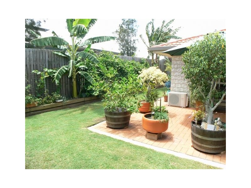 10 Picadilly Cct, Urraween QLD 4655