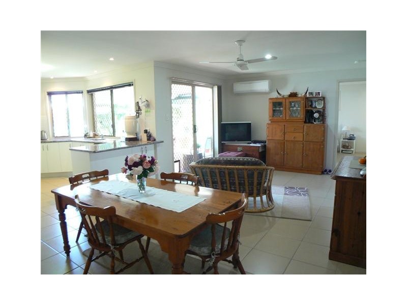 10 Picadilly Cct, Urraween QLD 4655