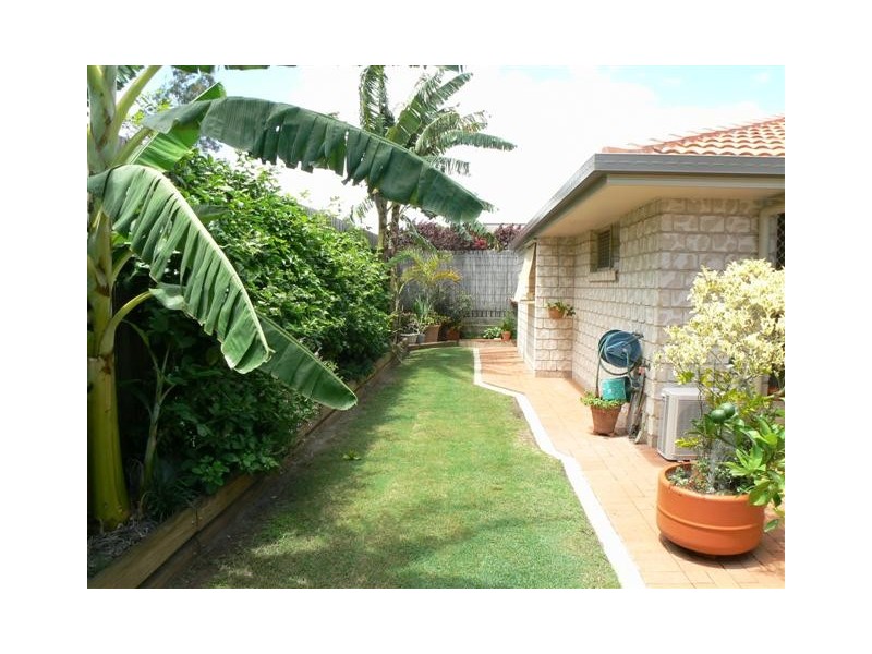 10 Picadilly Cct, Urraween QLD 4655