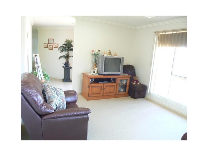 10 Picadilly Cct, Urraween QLD 4655