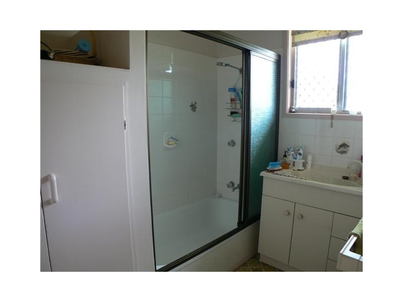 7 Cooloola Cres, Urangan QLD 4655