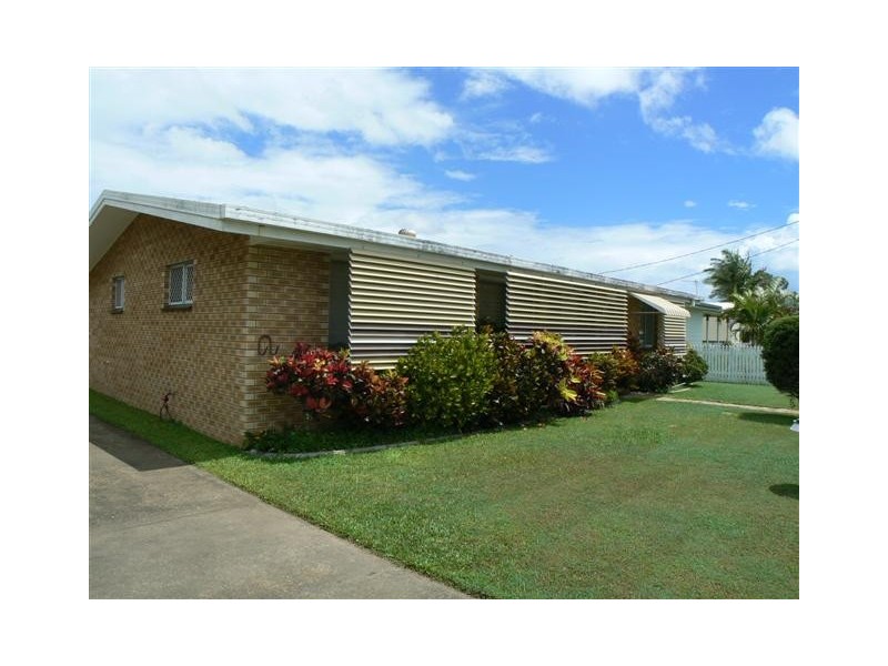 7 Cooloola Cres, Urangan QLD 4655