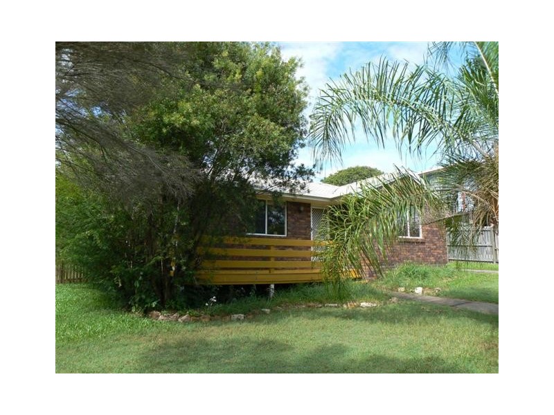 84 Hammond St, Urangan QLD 4655
