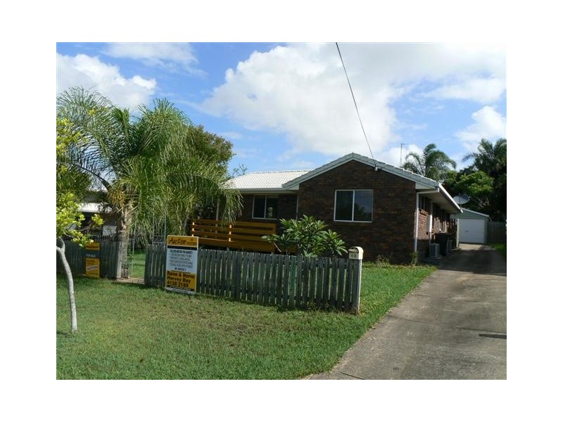 84 Hammond St, Urangan QLD 4655