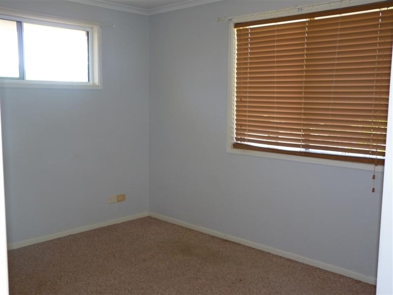 84 Hammond St, Urangan QLD 4655