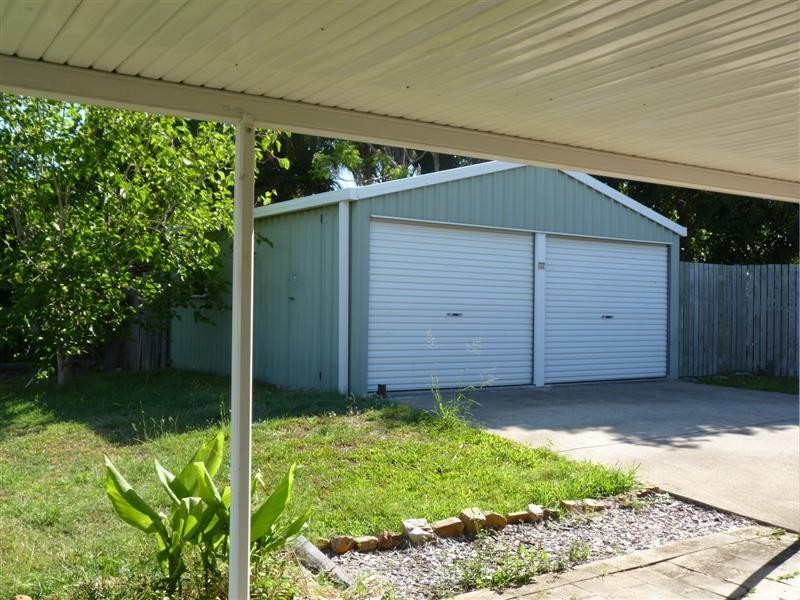 84 Hammond St, Urangan QLD 4655