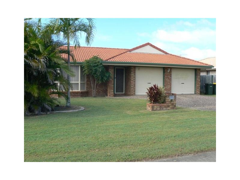 74 Hansen St, Urangan QLD 4655