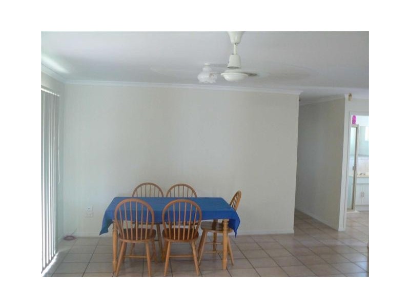 74 Hansen St, Urangan QLD 4655