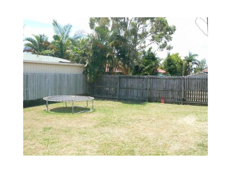 74 Hansen St, Urangan QLD 4655