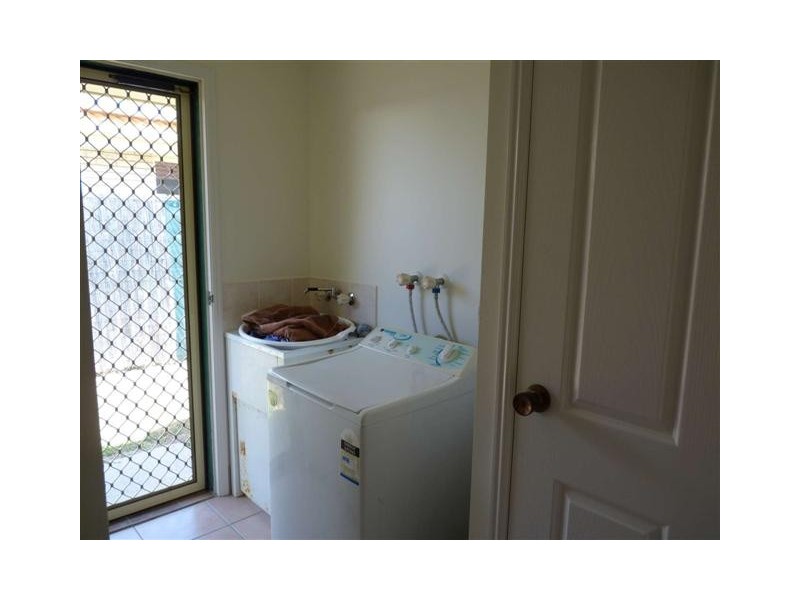 74 Hansen St, Urangan QLD 4655