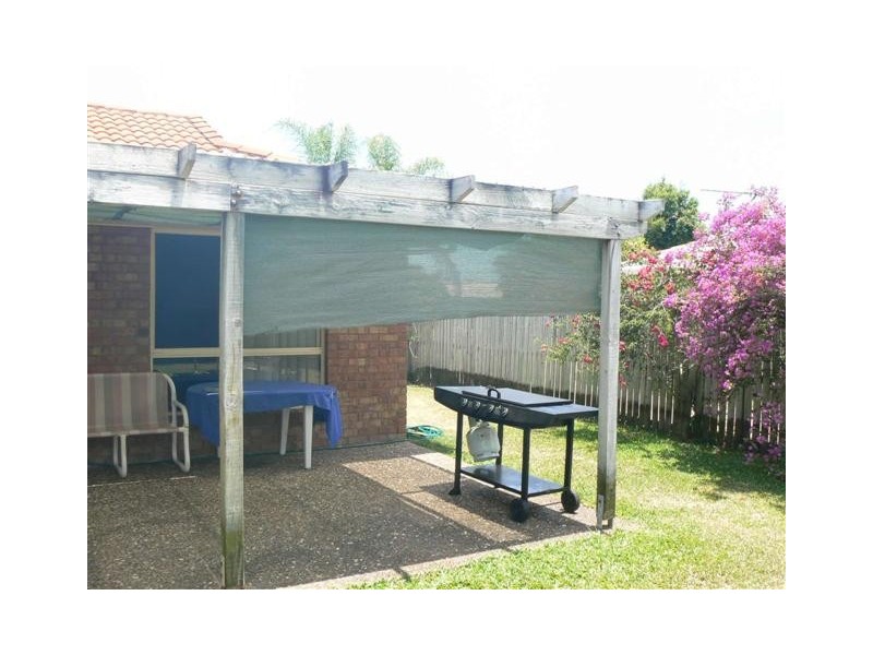 74 Hansen St, Urangan QLD 4655