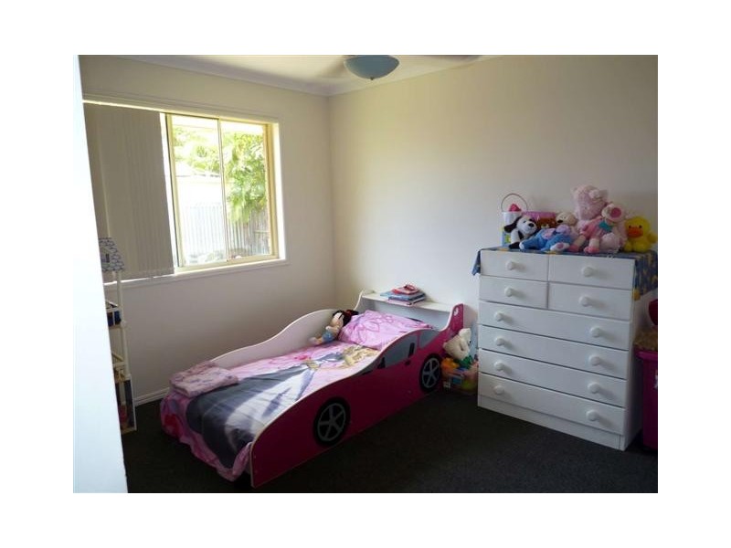 74 Hansen St, Urangan QLD 4655