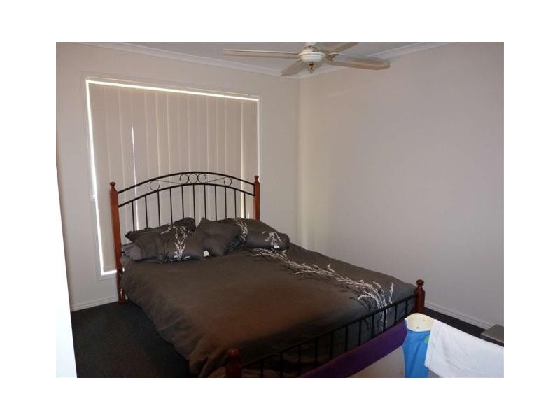 74 Hansen St, Urangan QLD 4655