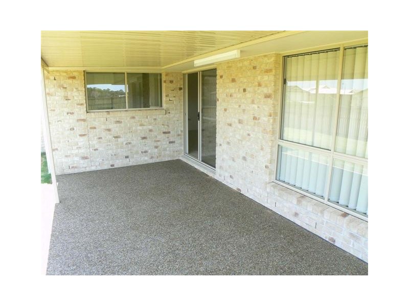 1 Duke Ct (L207), Urraween QLD 4655