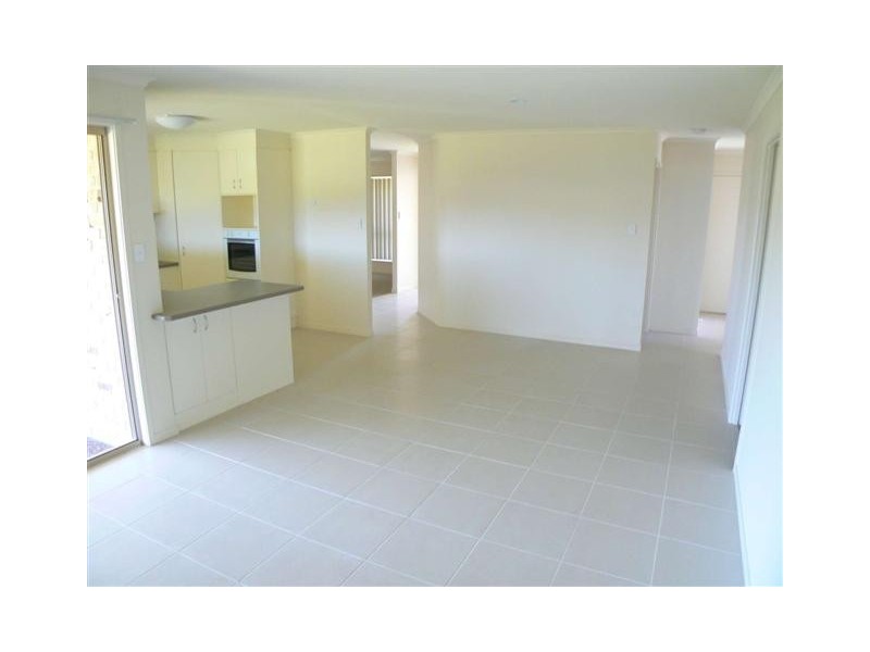 1 Duke Ct (L207), Urraween QLD 4655