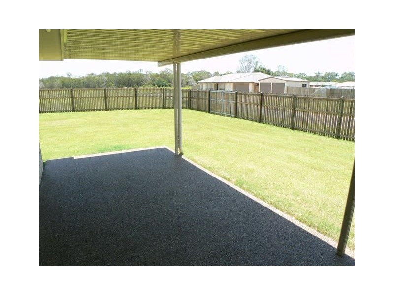 1 Duke Ct (L207), Urraween QLD 4655