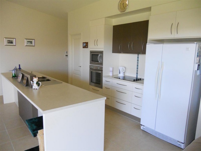 17 Lancaster Ccrt, Urraween QLD 4655