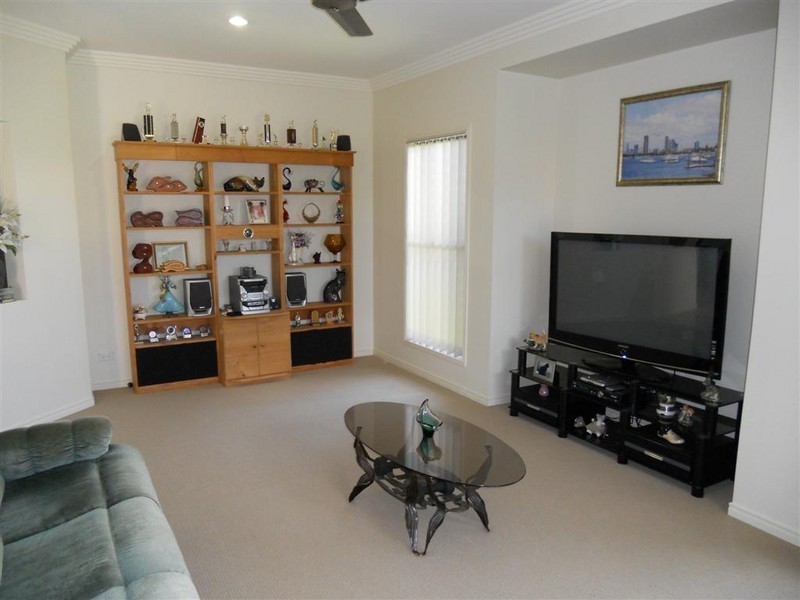 17 Lancaster Ccrt, Urraween QLD 4655