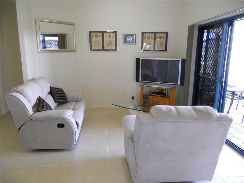 17 Lancaster Ccrt, Urraween QLD 4655