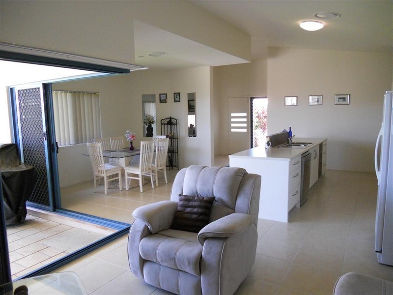 17 Lancaster Ccrt, Urraween QLD 4655