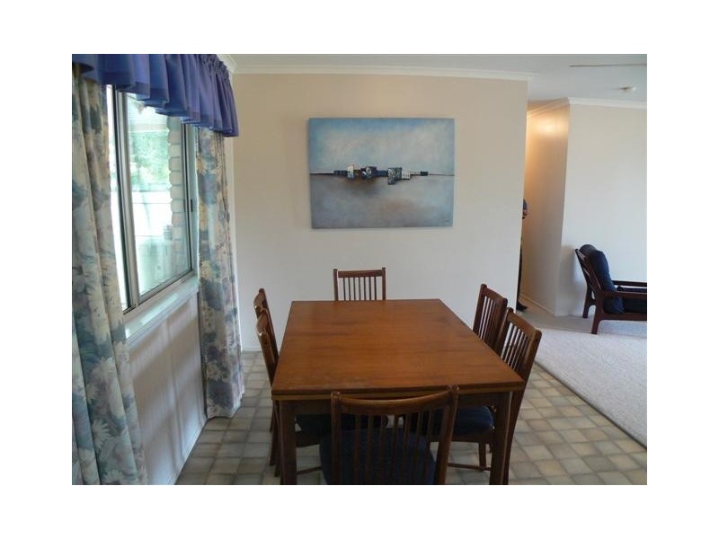 138 Hammond St, Urangan QLD 4655