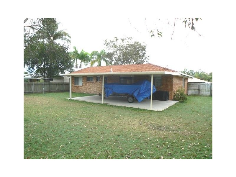 138 Hammond St, Urangan QLD 4655