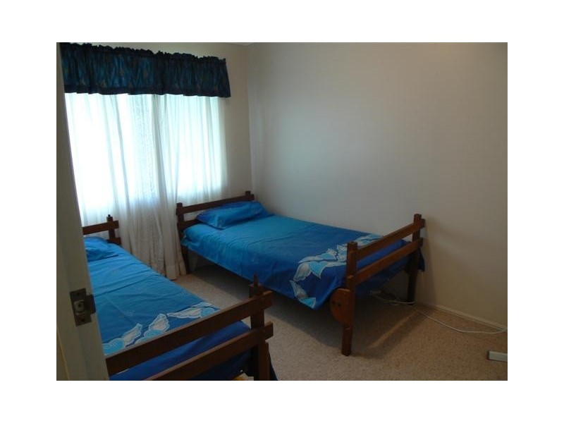 138 Hammond St, Urangan QLD 4655