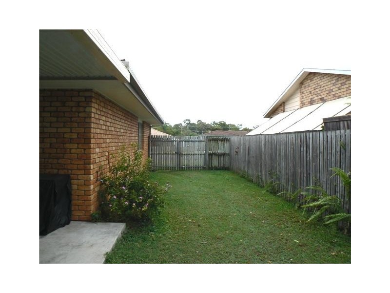 138 Hammond St, Urangan QLD 4655