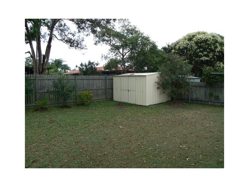 138 Hammond St, Urangan QLD 4655