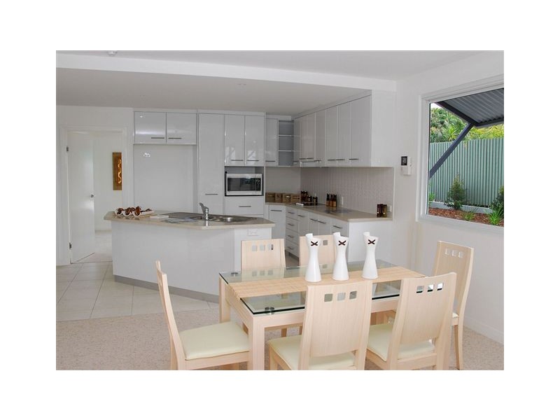 239 Esplanade, Pialba QLD 4655