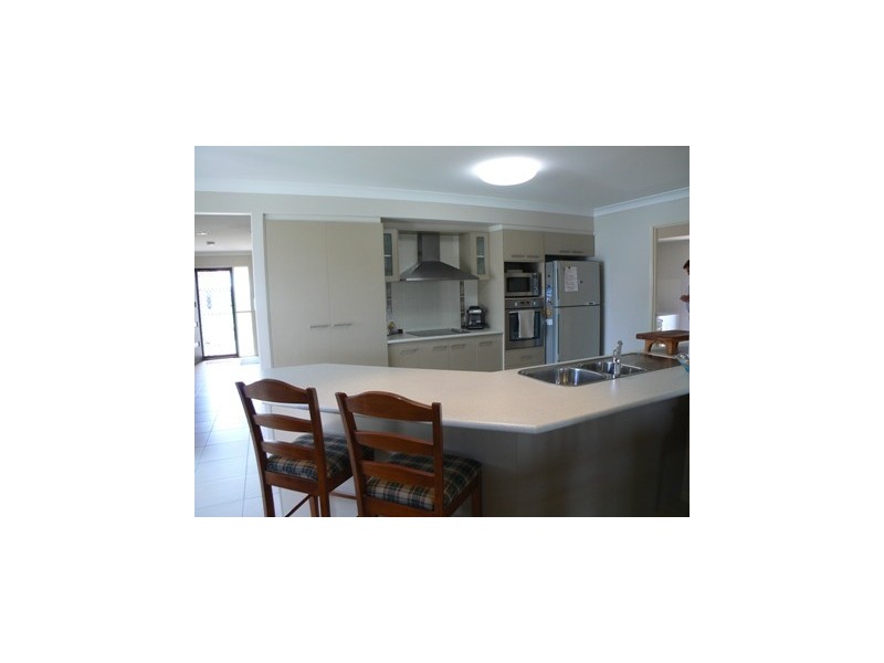 37 Yarrilee Cct, Dundowran QLD 4655