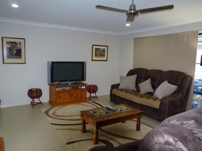 37 Yarrilee Cct, Dundowran QLD 4655