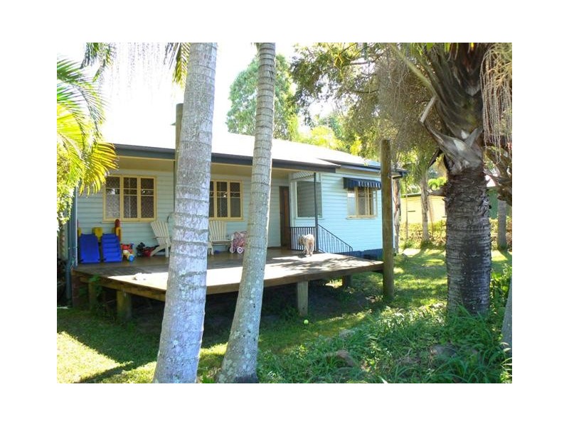 29 King Street, Urangan QLD 4655