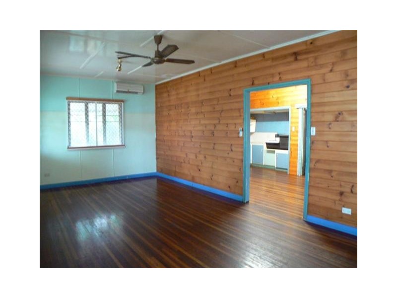 29 King Street, Urangan QLD 4655