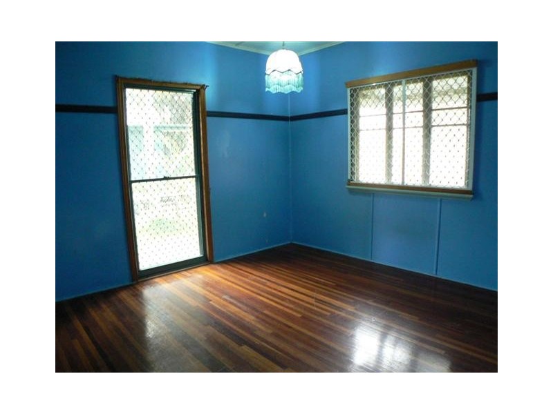 29 King Street, Urangan QLD 4655