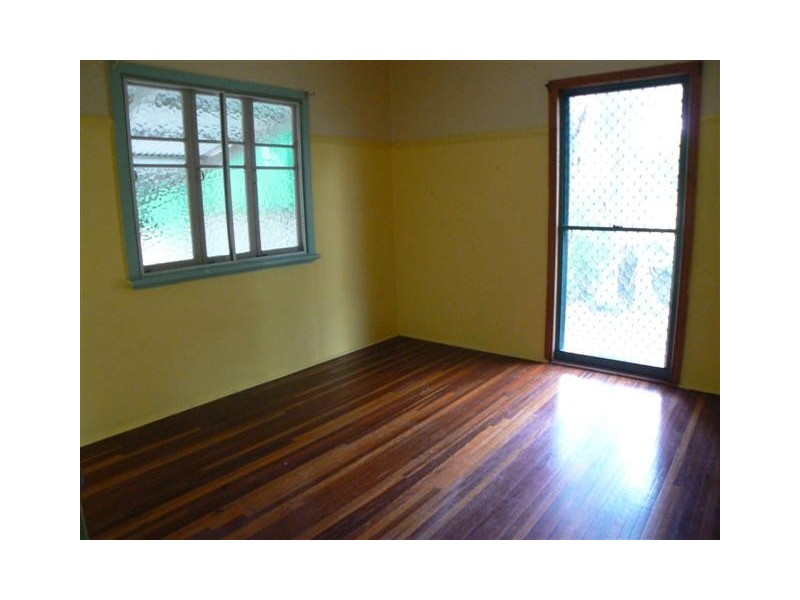 29 King Street, Urangan QLD 4655