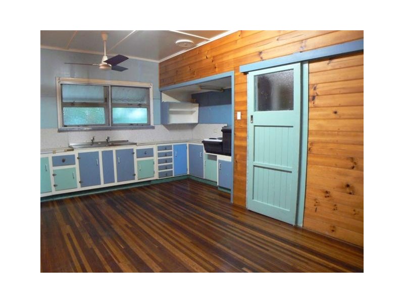 29 King Street, Urangan QLD 4655