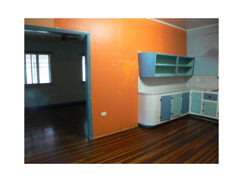 29 King Street, Urangan QLD 4655