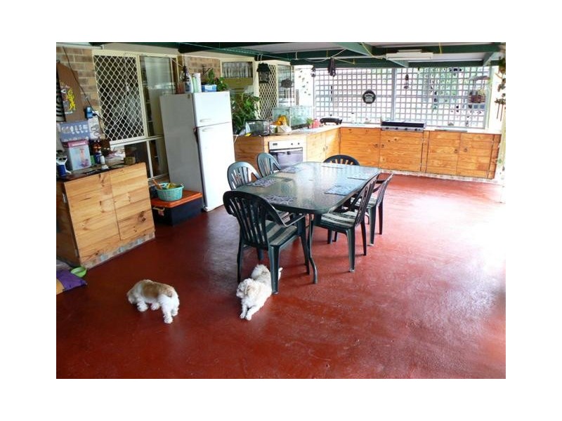 16 Beacon Rd, Booral QLD 4655