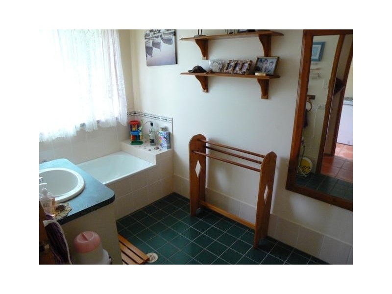 16 Beacon Rd, Booral QLD 4655