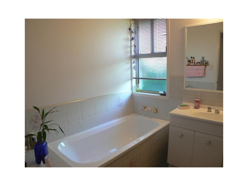 1 Bruce St, Torquay QLD 4655