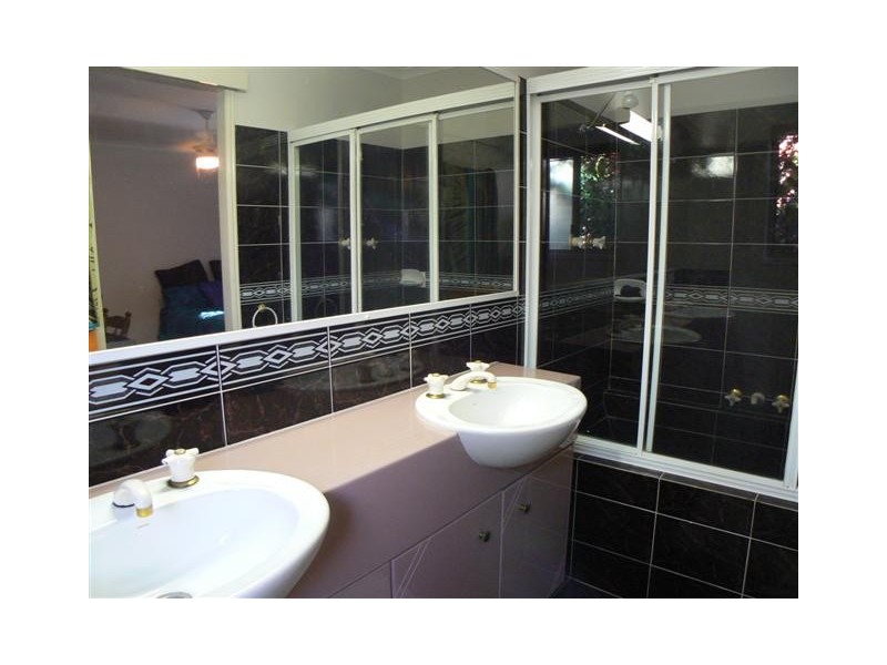 1 Bruce St, Torquay QLD 4655